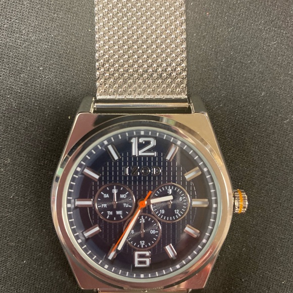 Men’s Izod Silver Mesh Bracelet Watch IZO599BU - Picture 2 of 8